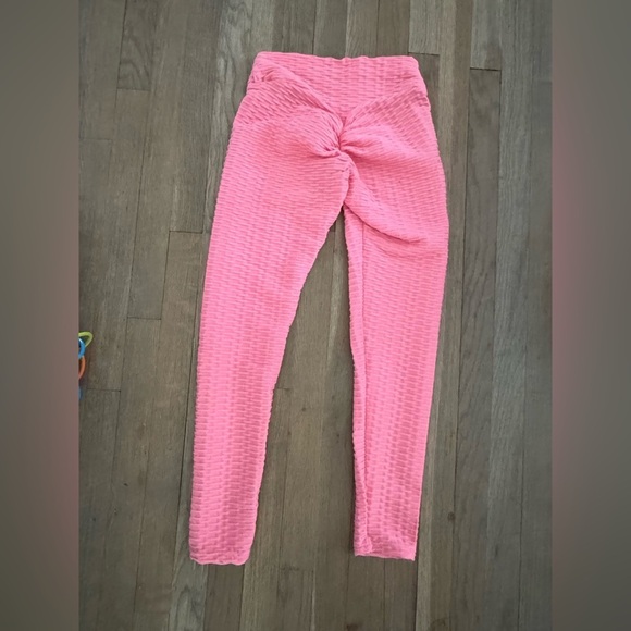 Baby pink textured cinched viral leggings size small - Picture 4 of 7